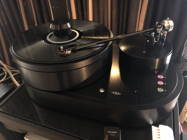 AMG Viella Forte 12 Turbo Engraved turntable from DS Audio